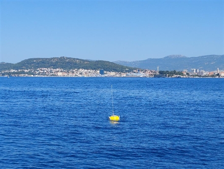 HHI postavio valografsku plutaču u Bračkom kanalu