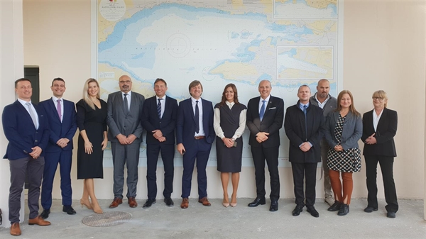 Direktor Međunarodne hidrografske organizacije (IHO) i predsjednik Europskog udruženja pomorskih peljara (EMPA) s predstavnicima CMPA-e i MMPI-ja u Hrvatskom hidrografskom institutu