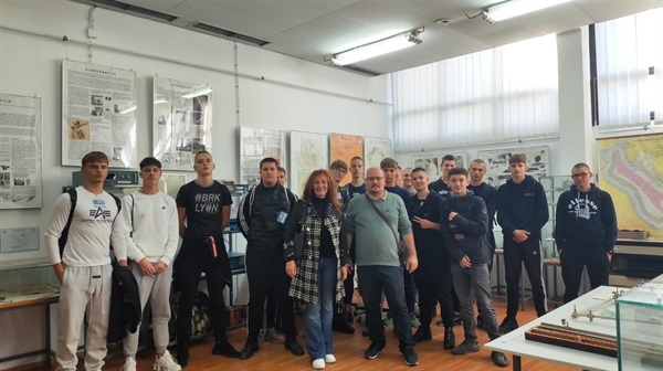 Posjet učenika Pomorske škole Split Hrvatskom hidrografskom institutu