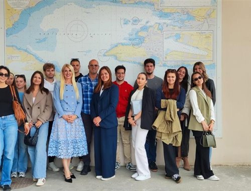 Students of the Faculty of Maritime Studies in Split visit HHI and participate in S-100 standard presentation